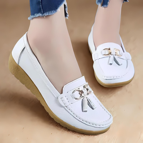 Louvelle™ | Mocassins Souples à Pompons